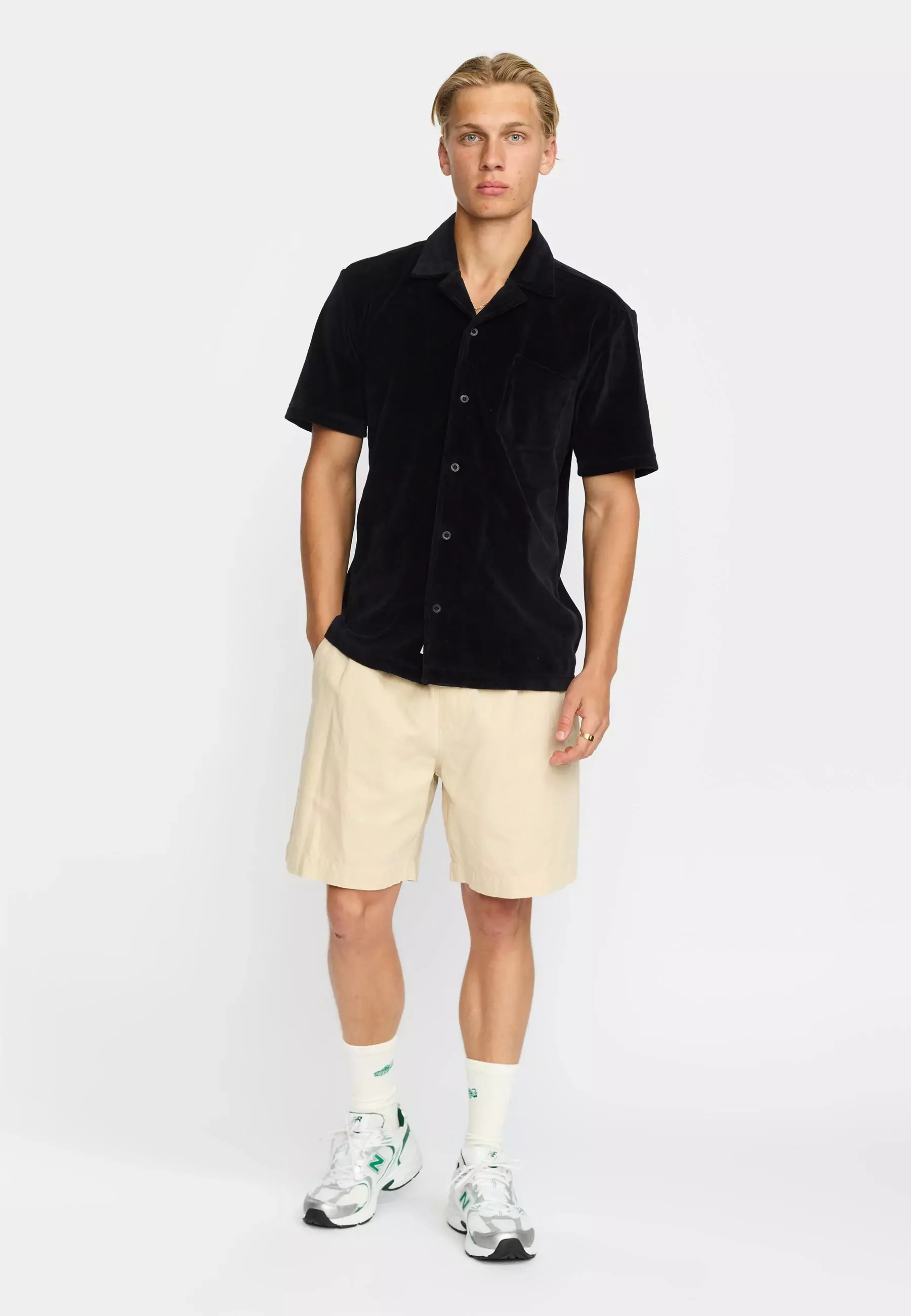 Revolution Velour Kurzarm Cuban Shirt Hemd schwarz